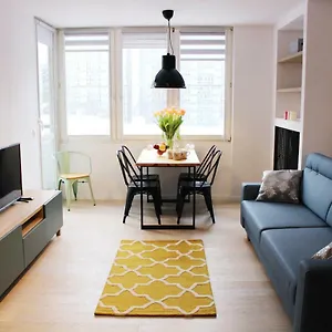 Comfy With Great View By Cooee Apartament